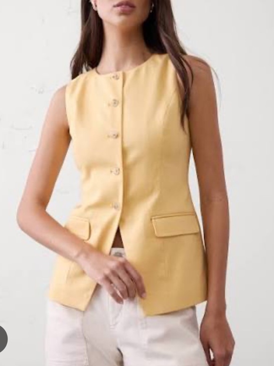 Banana Republic Factory Tops - Banana Republic Factory linen blend vest